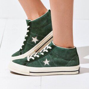 Converse One Star Mid Suede sneakers in a Ox green color Rare!! W 6.5/ M 4.5